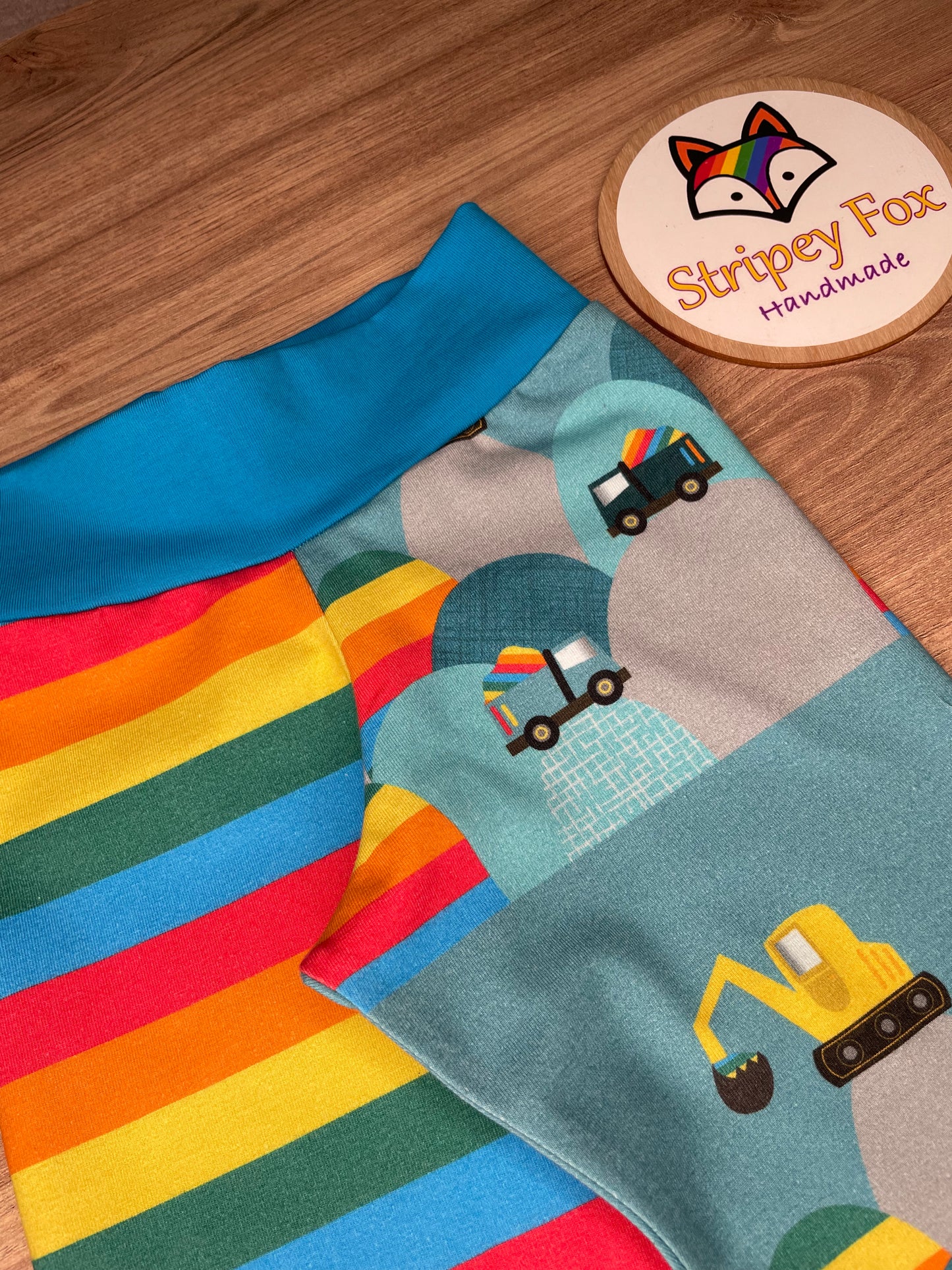 Rainbow Stripe/Diggers Relaxed Fit Leggings 3-4y